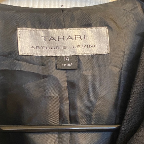 Elegant Black Women's Blazer - Picture 2 of 16